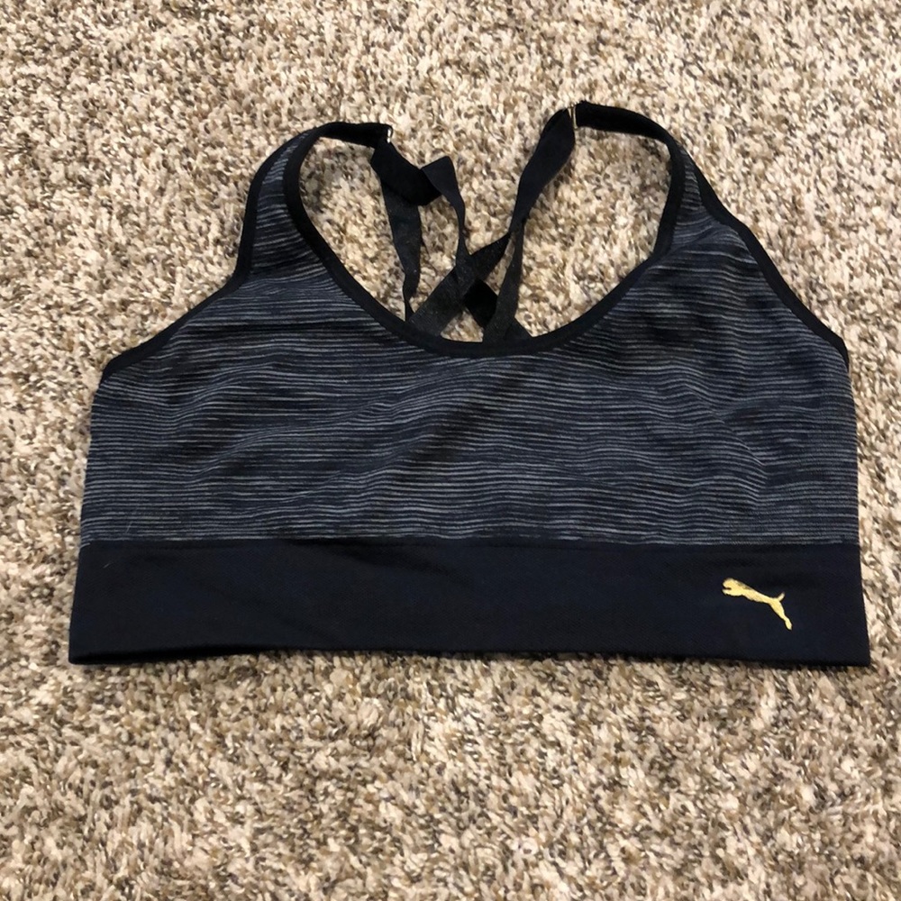Puma sports bra size M